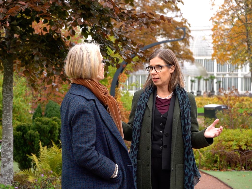 Titti Olsson på Tankesmedjan Movium vid SLU, med Sveriges riksarkitekt Helena Bjarnegård, foto Anders Rasmusson.