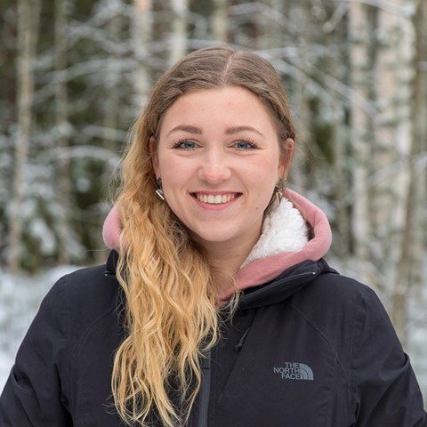 Porträttbild av Michelle Etienne.