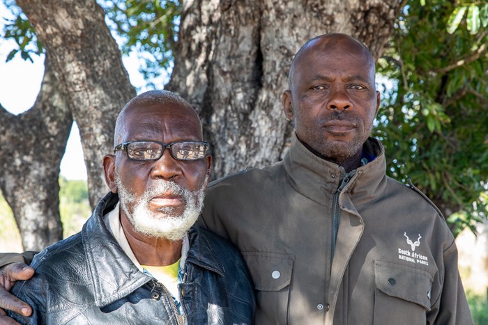 Portrait of Mr. Sibuyi och Elias Mdlhuli.